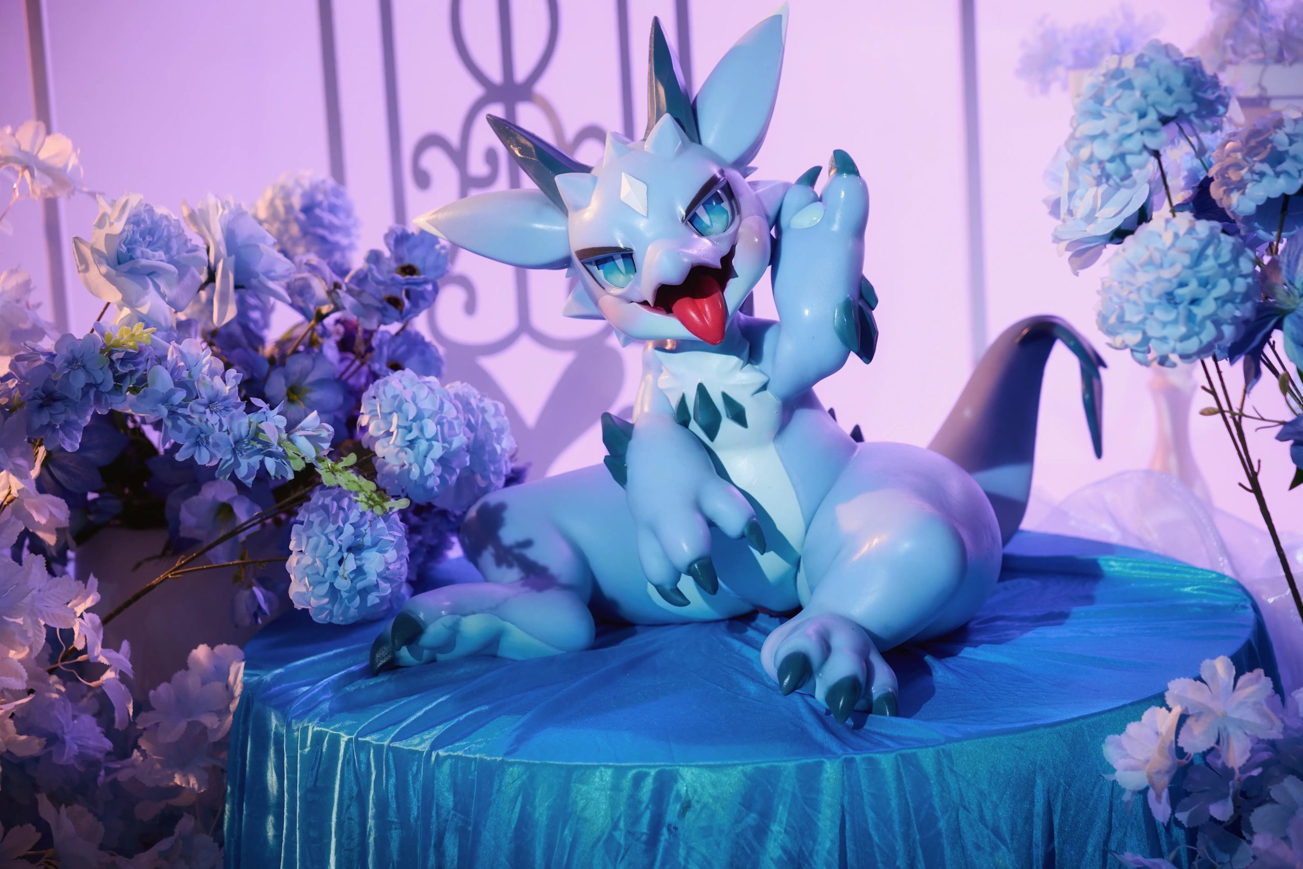 Crystchu ice-crystal anatomy and layered silicone details