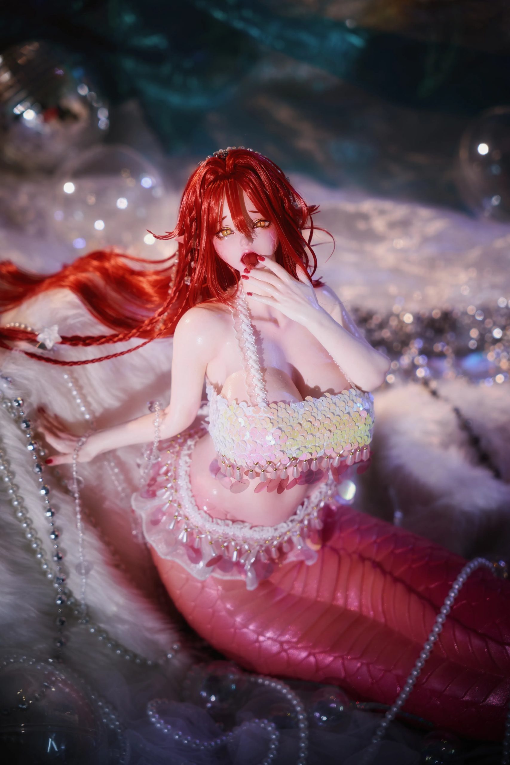Mrlsexdoll Mera figure close up on pearlescent scales texture and color shift